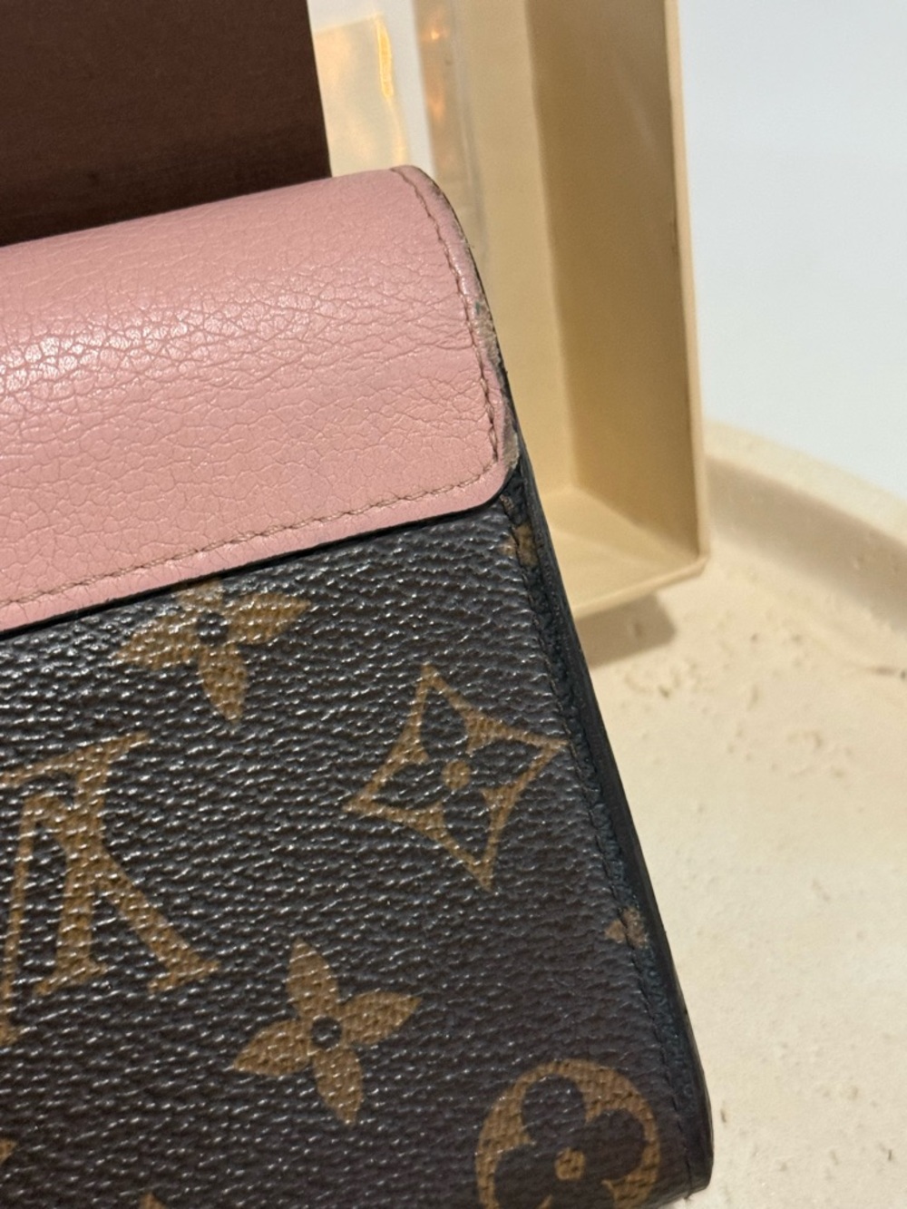 Louis Vuitton Pallas Wallet: Rose Ballerina - Picture 6 of 15